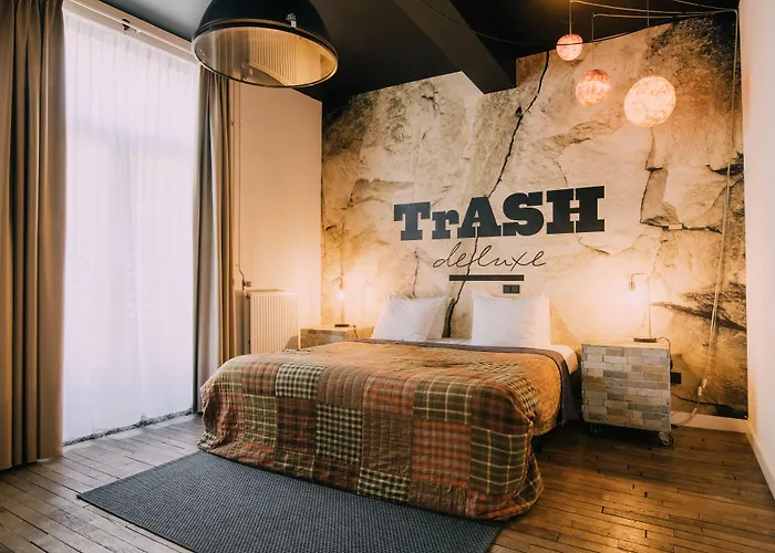 Trash Deluxe Отель 3*