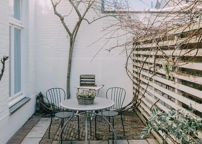 Trash Deluxe Отель Маастрихт