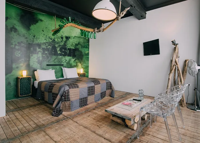 Trash Deluxe 3* Маастрихт