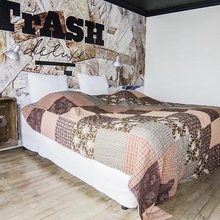 Hotel Trash Deluxe 3*