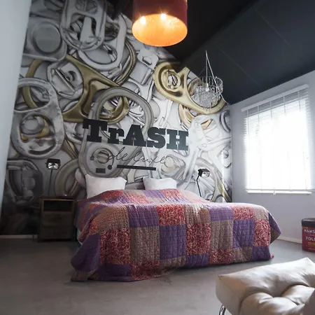 Trash Deluxe 3* Maastricht