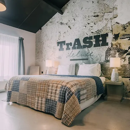 Trash Deluxe Hotel Maastricht