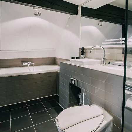 Trash Deluxe Otel 3*