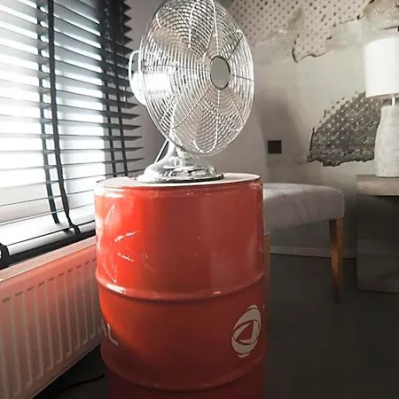 Trash Deluxe