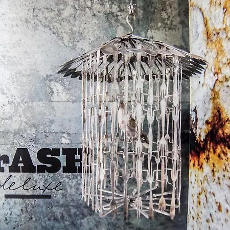 Trash Deluxe ماسترخت