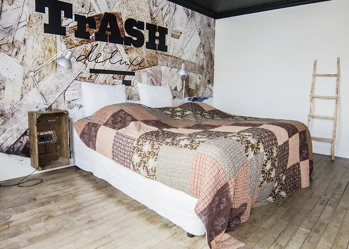 Hotel Trash Deluxe 3*