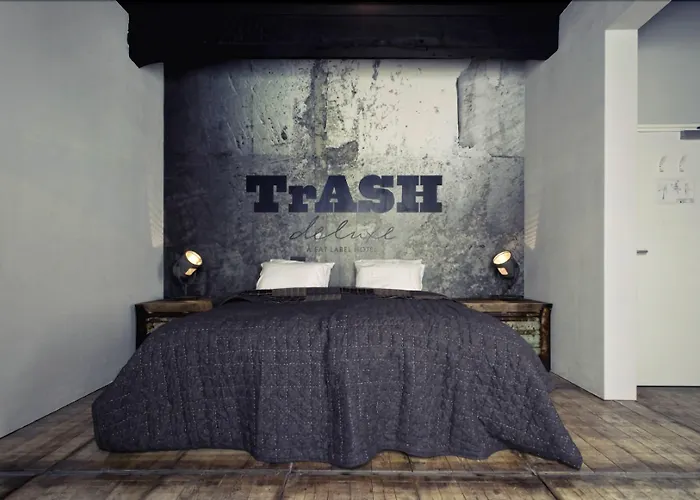 Otel Trash Deluxe 3*