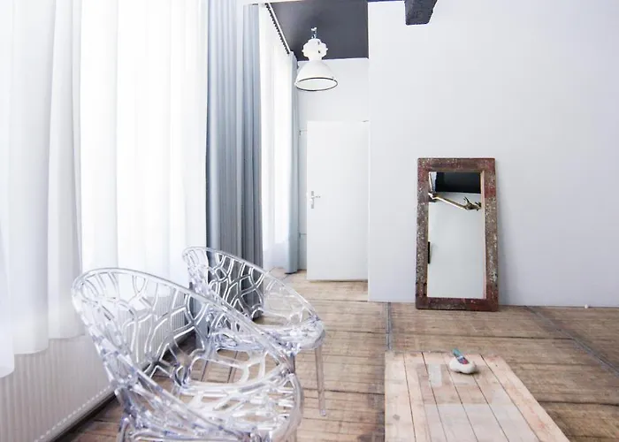 Trash Deluxe Hotel 3*