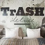 Trash Deluxe 3*