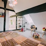 Otel Trash Deluxe 3*