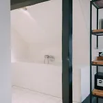 Trash Deluxe Otel
